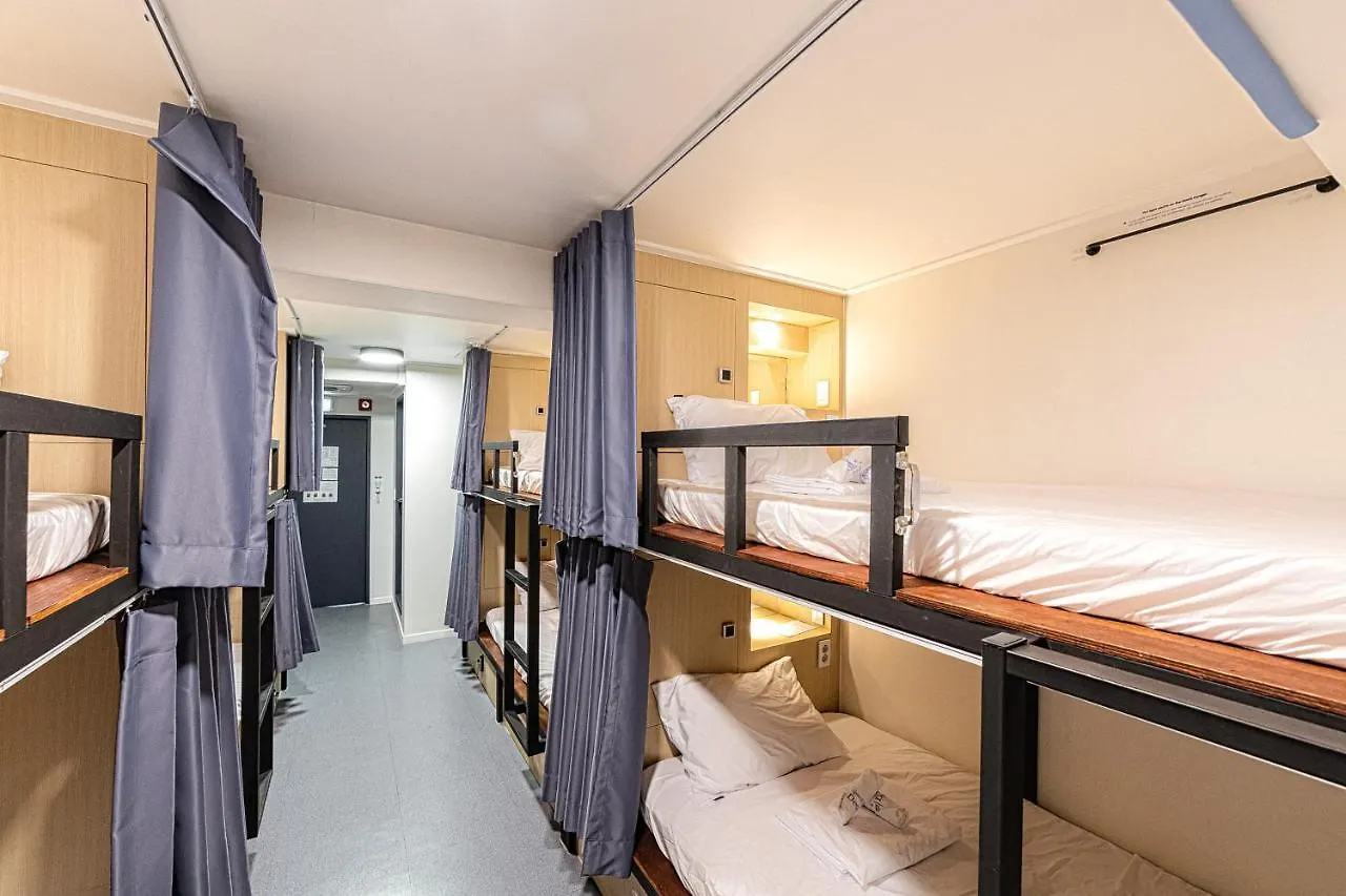 Guesthouse Dear Moon Busan