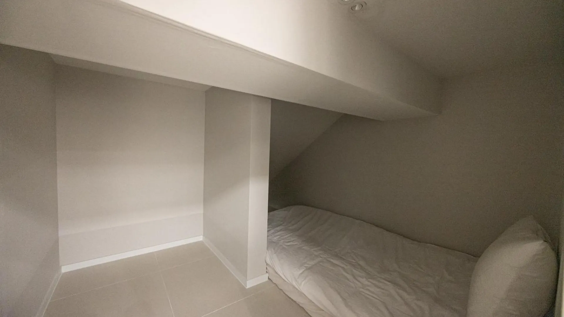 Guesthouse Dear Moon Busan 2*,