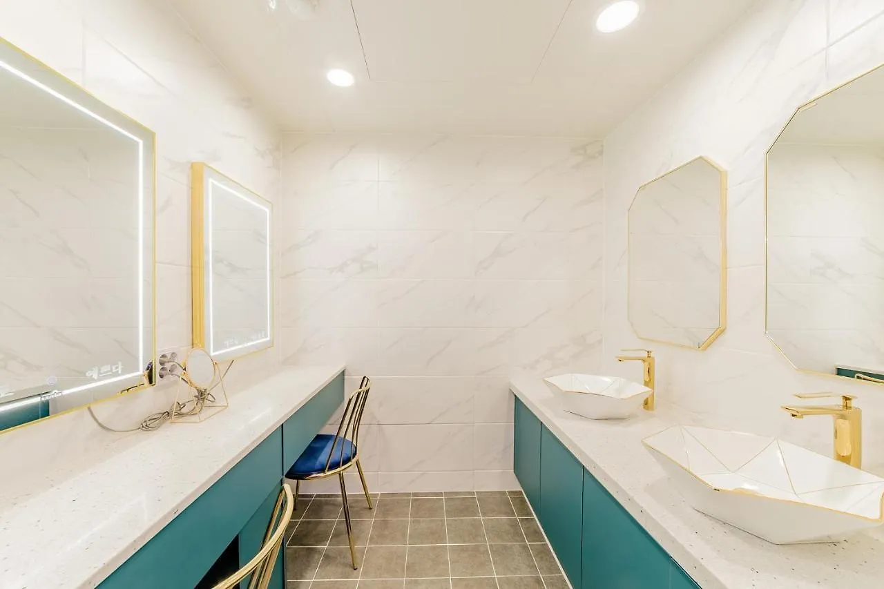 Guesthouse Dear Moon Busan Guest house