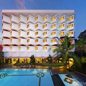 Hotel The Gateway Road, *****